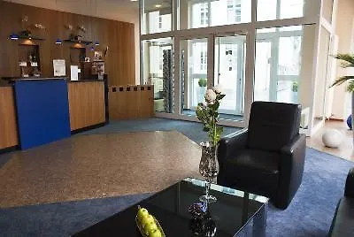 B&B Hotel Eschweiler 호텔